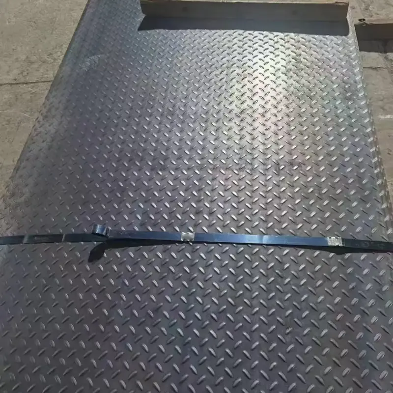 Plat Berkotak Keluli Karbon